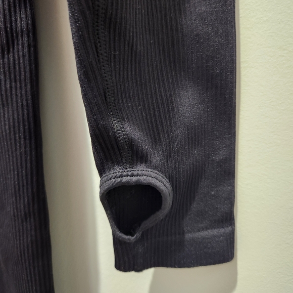 OQQ unitard sz lg heavy enough for winter and can be layered with a cropped top - Picture 7 of 7